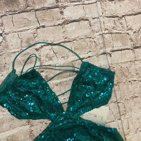 NWT Just Quella green sequin cut out, body cone, mini party dress size XS. - Picture 6 of 12